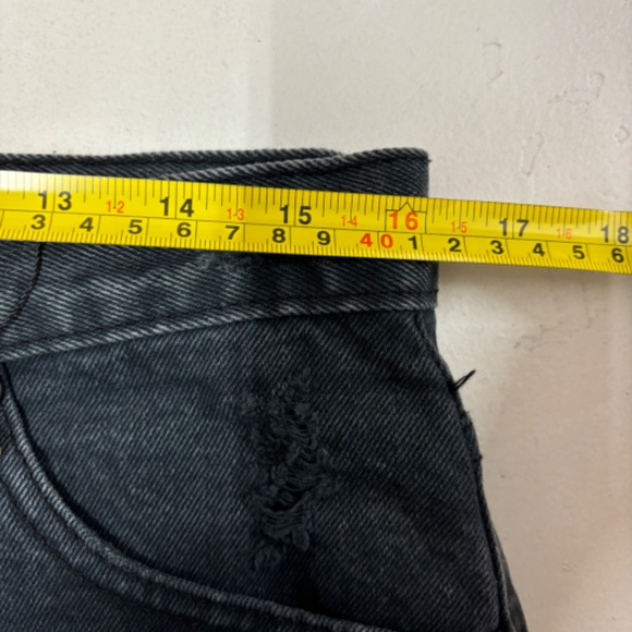 One Teaspoon Jean Shorts Black distressed button fly low rise - Picture 5 of 15